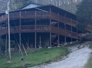 1108 Roughshod Hollow Rd, Byrdstown, TN 38549