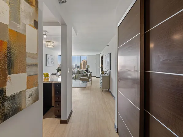 401 1st St S #1613, Minneapolis, MN 55401