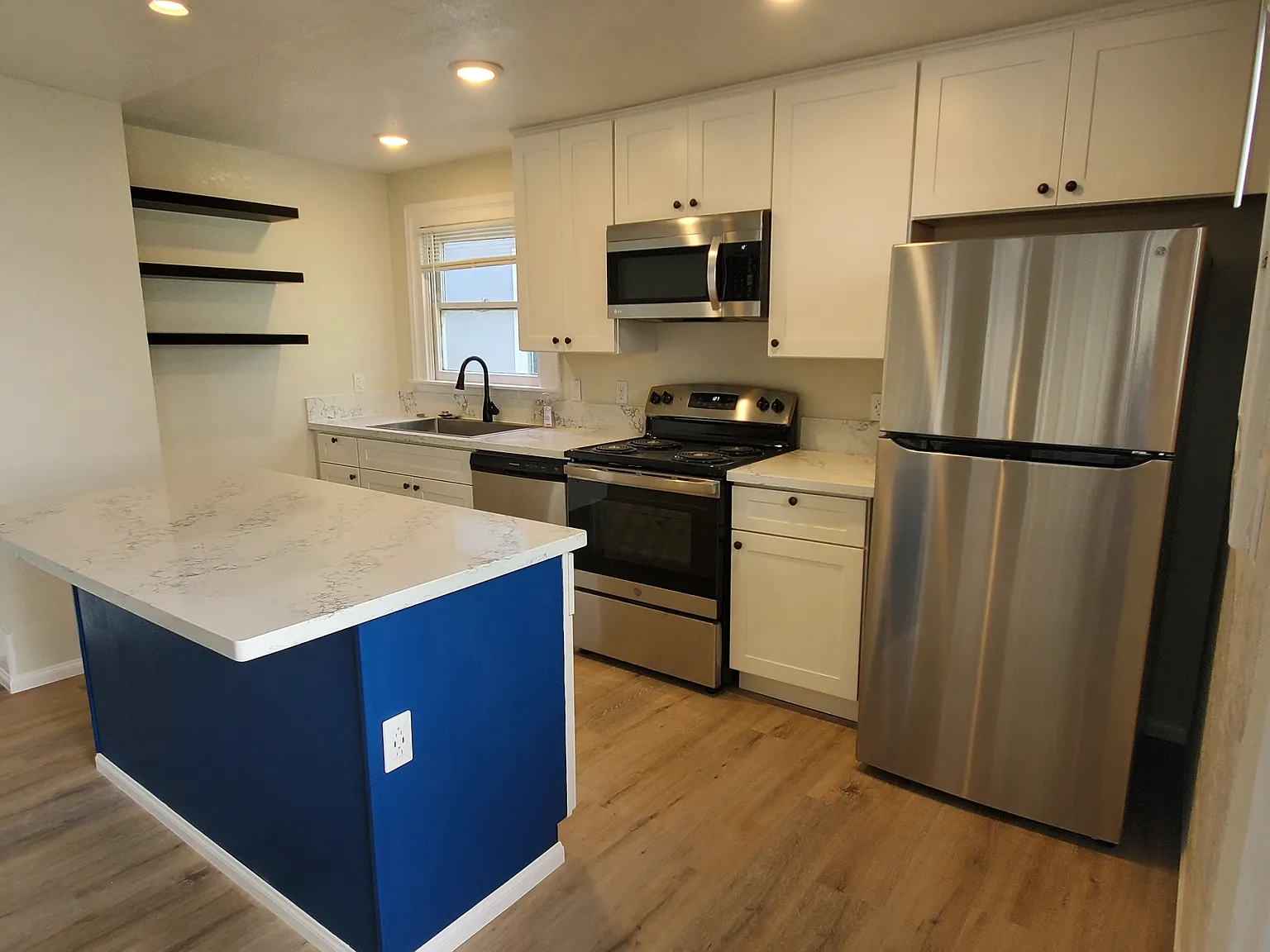 2 bed, 1100 sqft, $2,495 — Photo 4