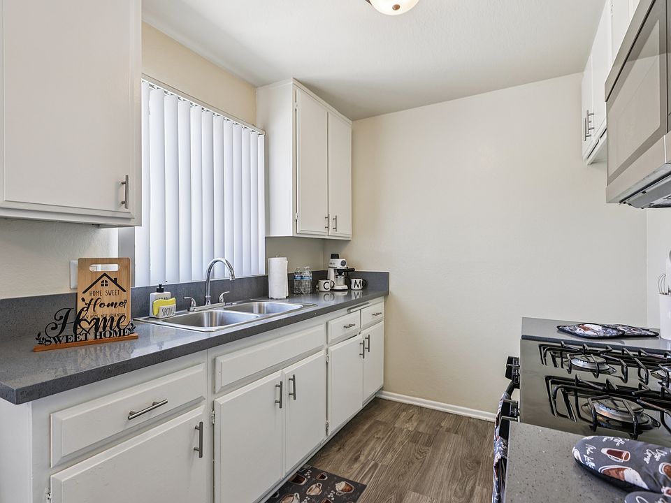 Building Photo 5