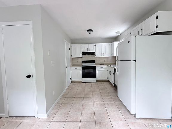 4th image of 97 Tremont St