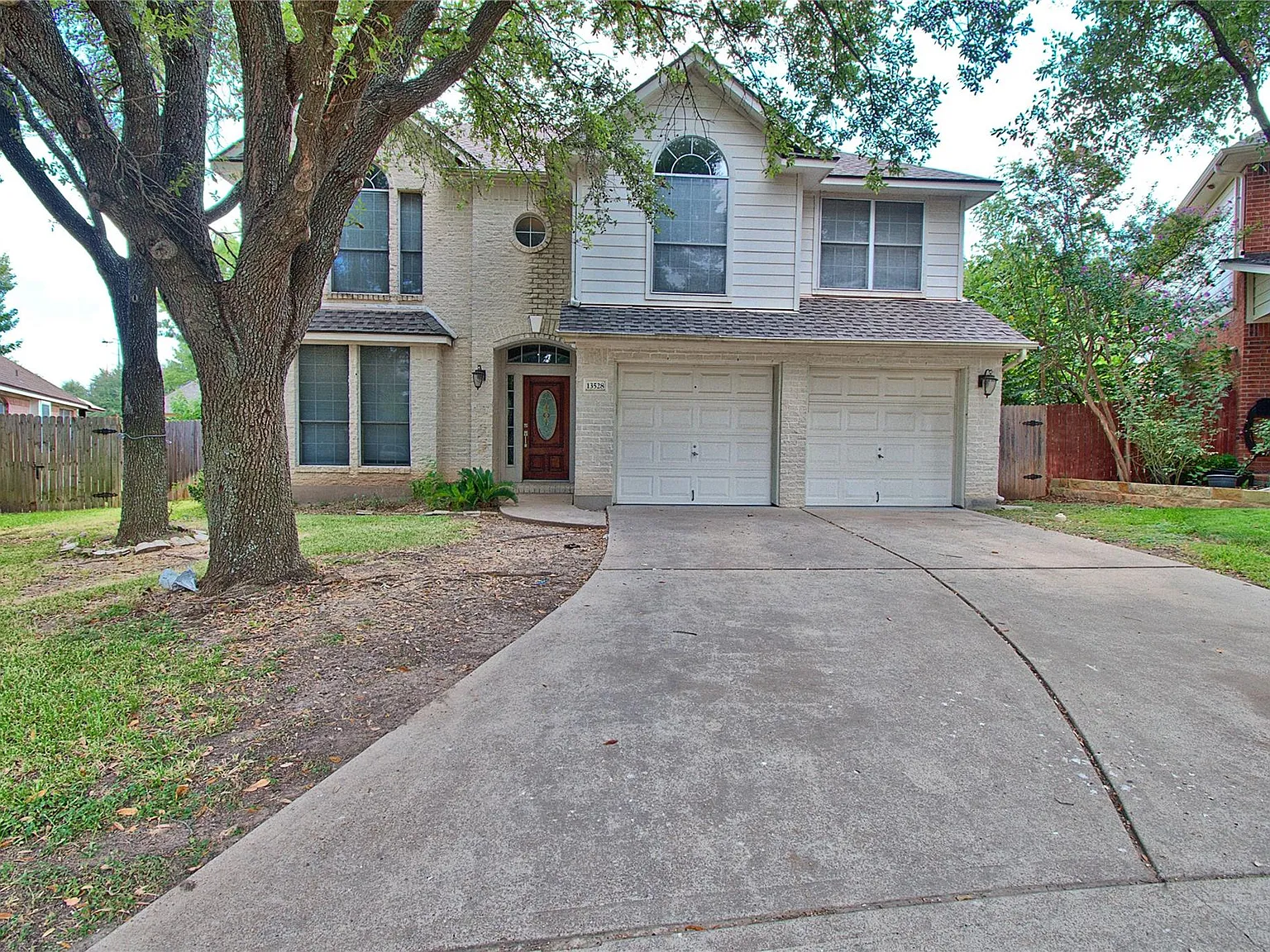 4 bed, 3.0 bath, 2361 sqft, $2,695 — Photo 2