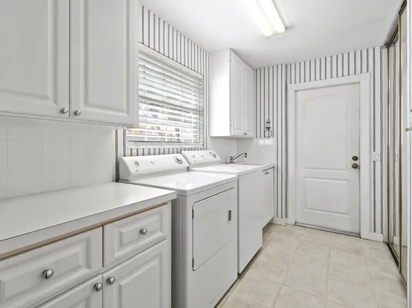 2853 White Trout Lane, West Palm Beach, FL 33411