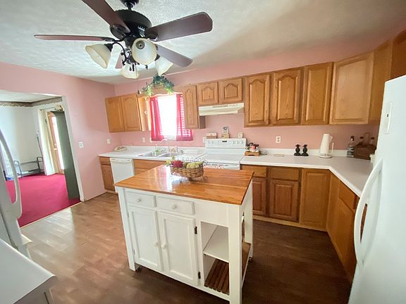 3rd image of 466 R A West Hwy