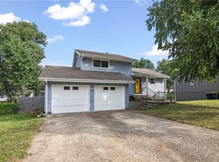 10407 Smalley Ave, Kansas City, MO 64134