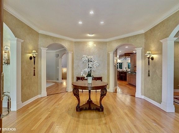 4th image of 208 Fiala Woods Ct