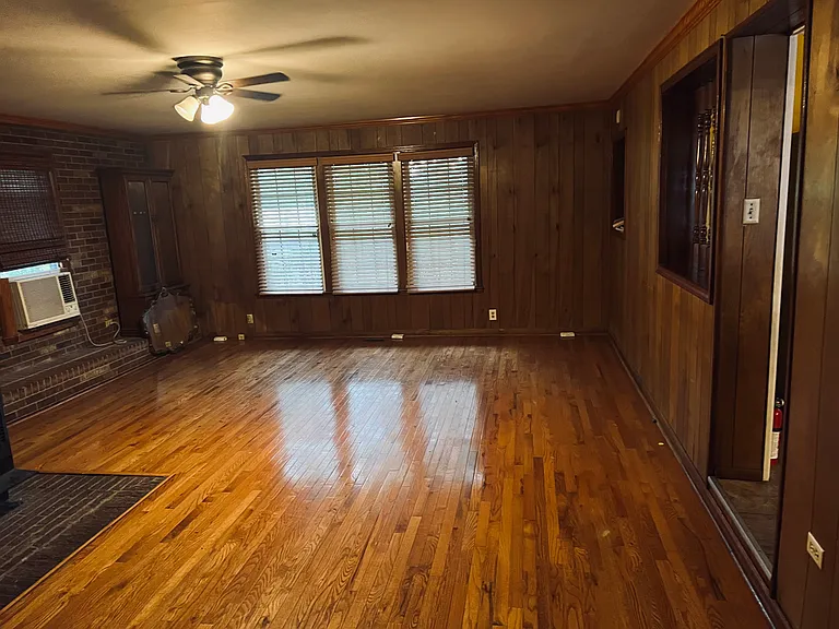 1941 Maple St — Photo 5