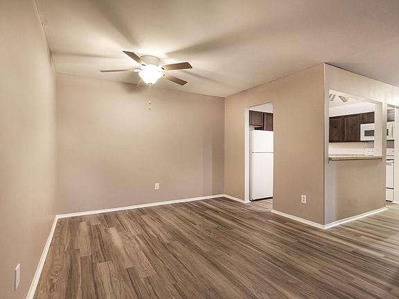 3rd image of 950 Village Green Blvd #8-3076
