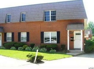 2735 Pease Dr #B216, Rocky River, OH 44116