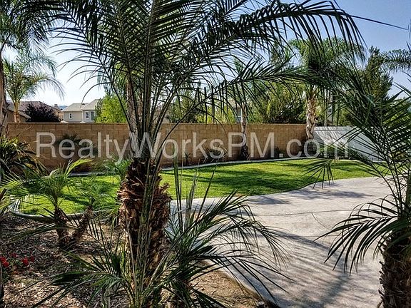 5th image of 46309 Long Pine Dr