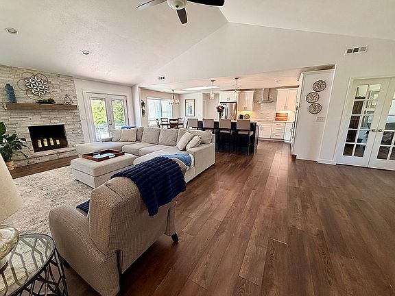 5th image of 104 S Ruth Ln