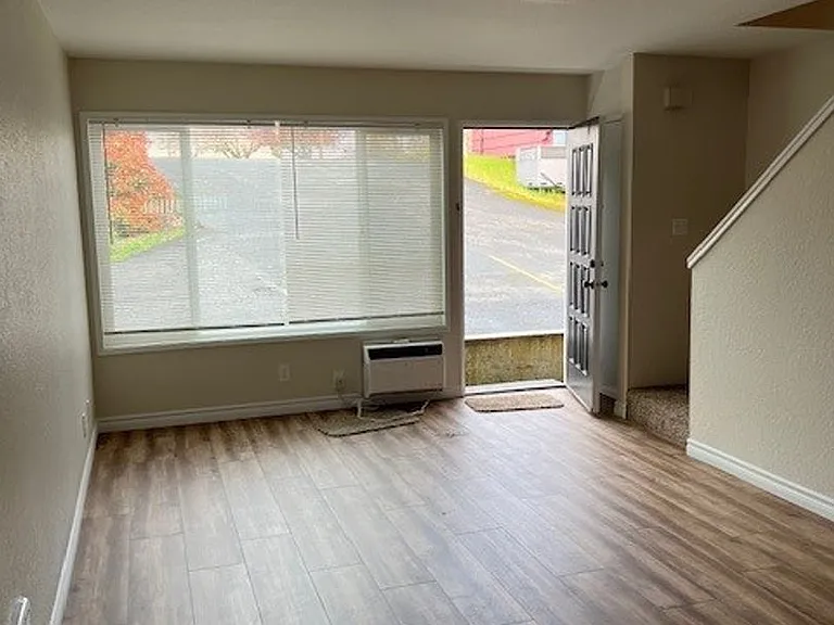 2813 W Harvard Ave — Photo 4