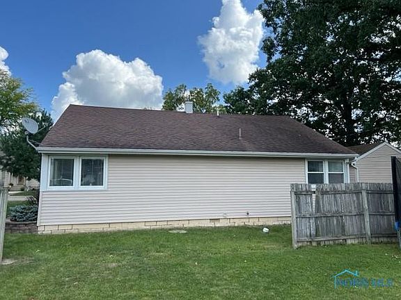 5th image of 122 Elm Dr
