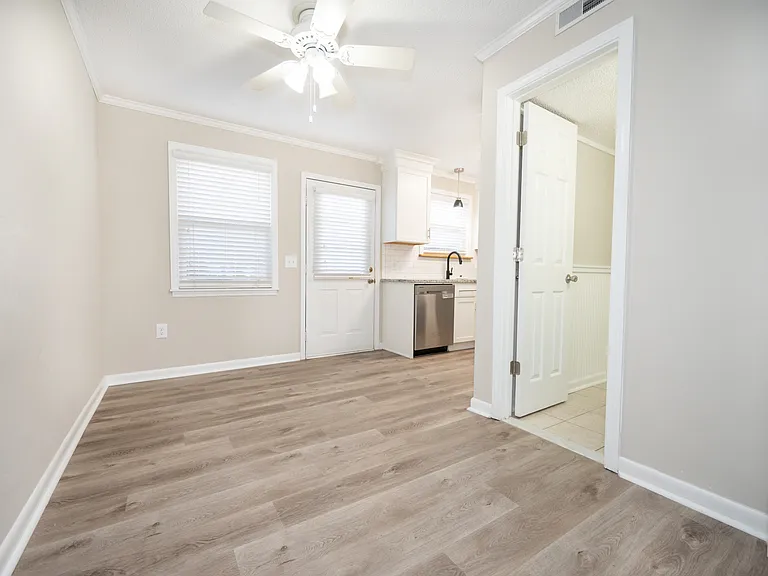 415 Parkdale Dr #18C — Photo 7