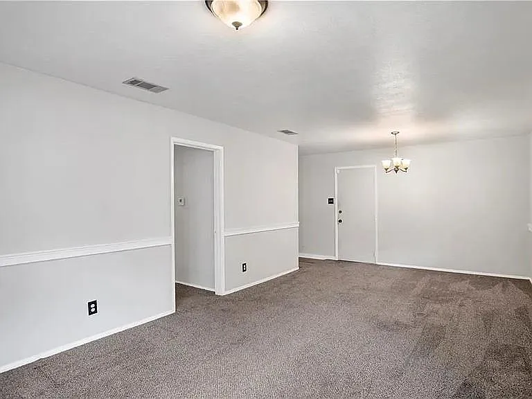 3764 Autumndale Dr — Photo 6