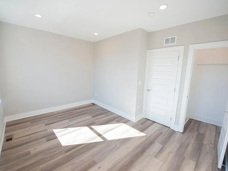2835 W Oxford St #2 — Photo 5