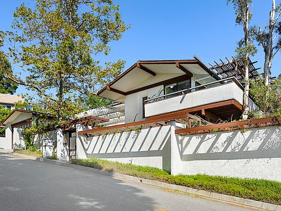 4th image of 1212 Linda Flora Dr