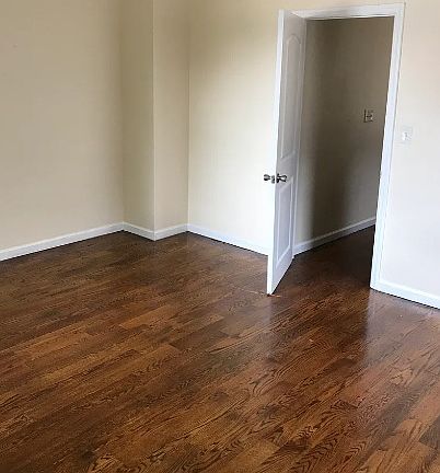 4th image of 16828 106th Ave #2