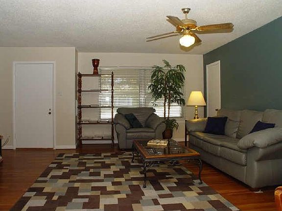 2nd image of 1106 N Waddill St