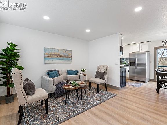 4th image of 3370 Foxridge Dr