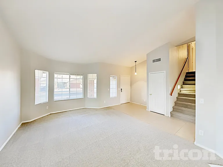 6604 E Fairbrook St — Photo 3