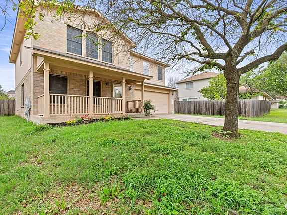 Spacious 2-story home in Leander.