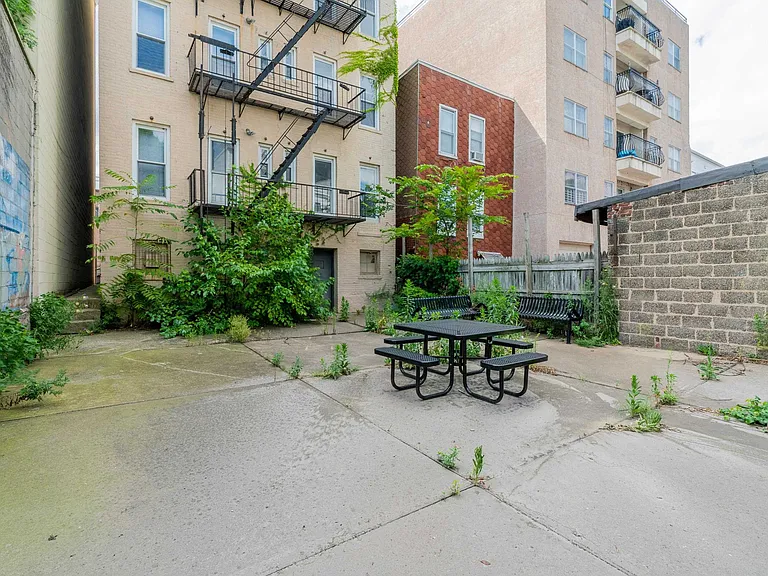 615 Monroe St #7 — Photo 6