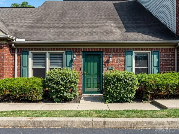 113 Village Trail Dr, Vandalia, OH 45377