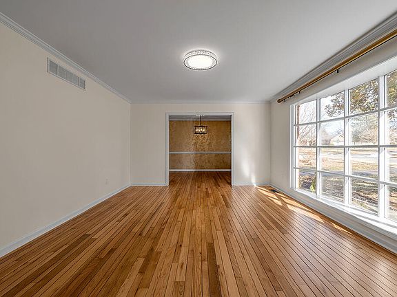 5th image of 2934 Montavesta Rd