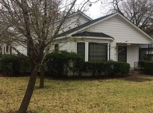 203 E 8th St, Elgin, TX 78621