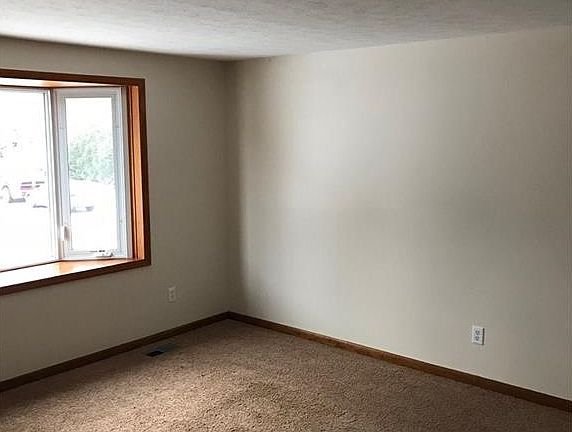 4th image of 1456 Easton Ave
