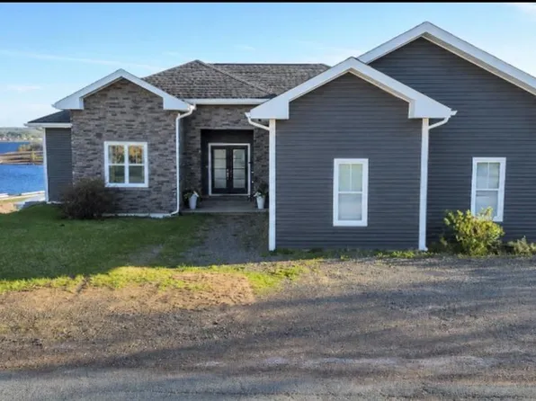 2 Mill Road, Botwood, NL A0H1E0