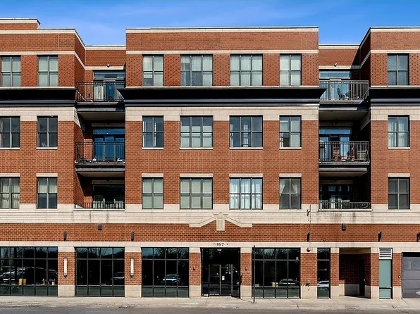 2472 W Foster Ave APT 209, Chicago, IL 60625