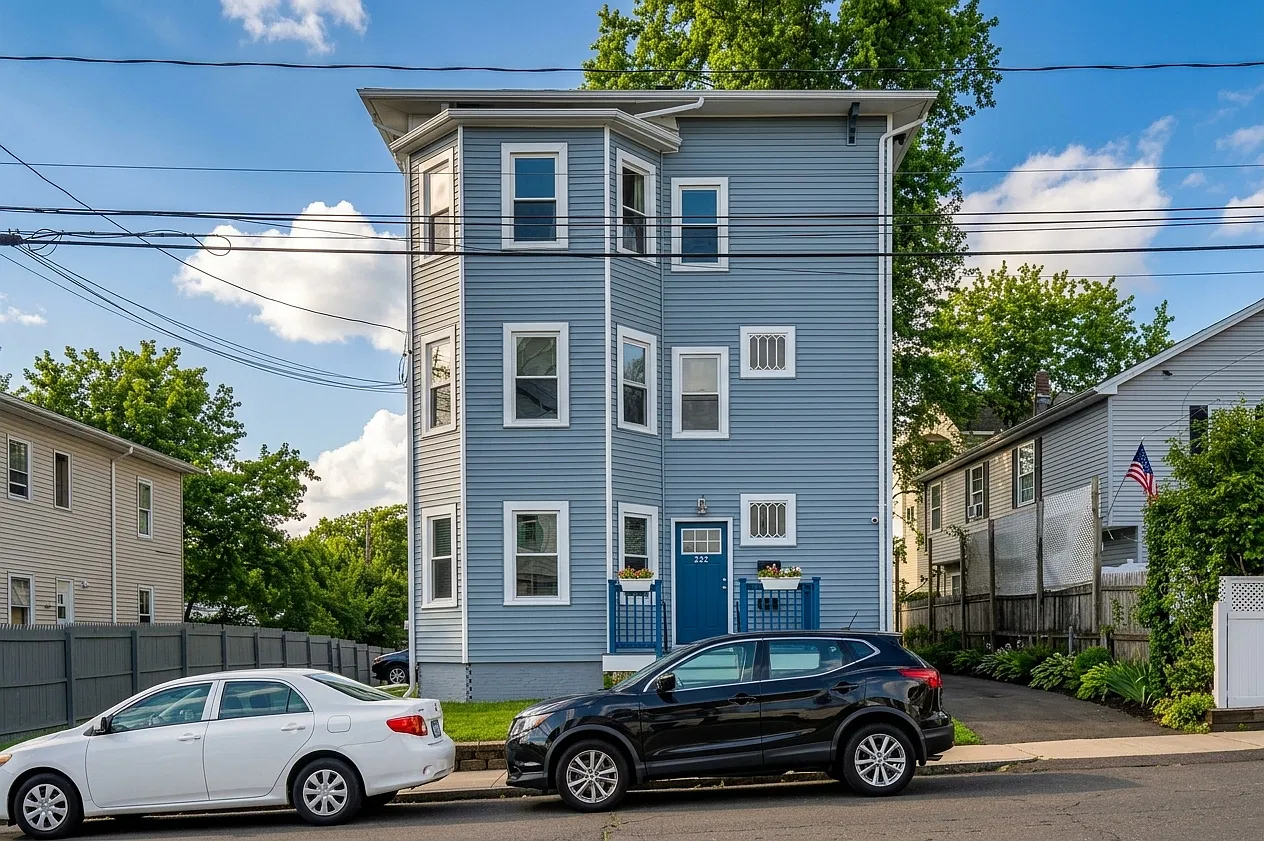 2 bed, 850 sqft, $1,600 — Photo 1