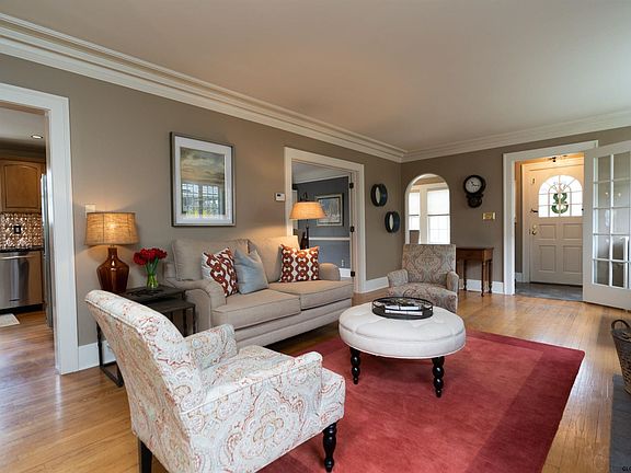 5th image of 1357 Regent St