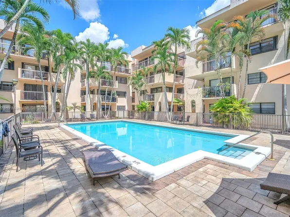 995 SW 84th Ave APT 202, Miami, FL 33144