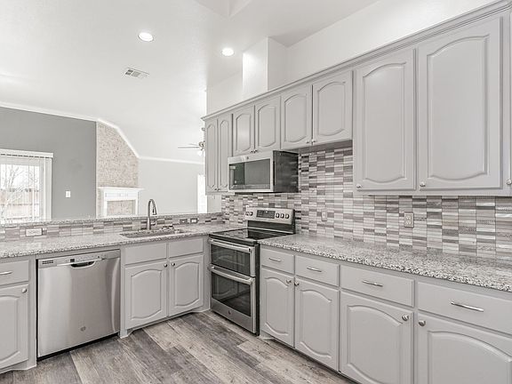 2nd image of 6005 Portridge Dr