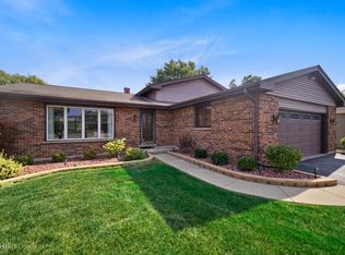 1237 N White Fence Ln, Addison, IL 60101