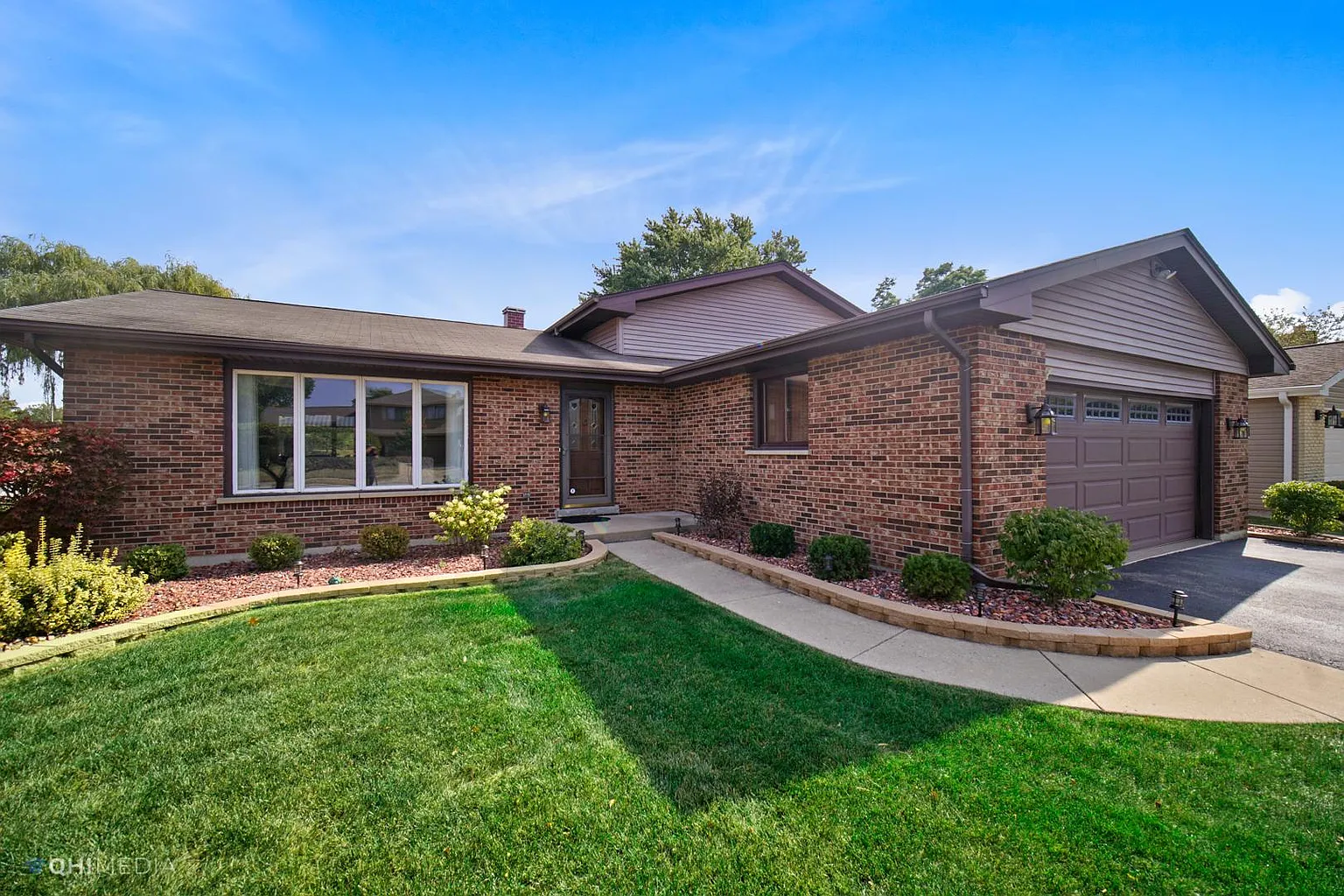1237 N White Fence Ln photo 1