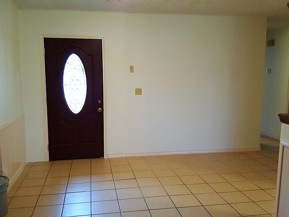 3rd image of 1121 Williams Ct