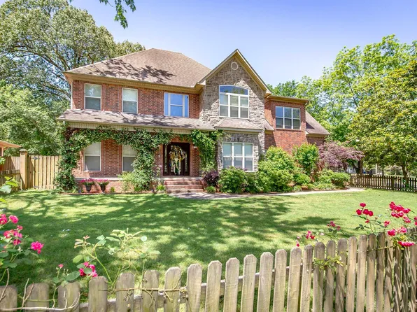 1320 Waterside Dr, North Little Rock, AR 72116