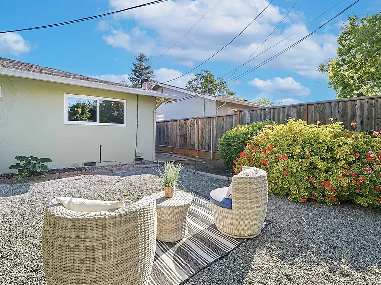 3967 Bismarck Dr — Photo 14