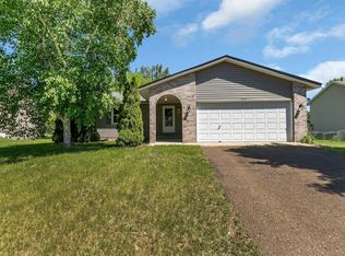 816 Dogwood St SW, Isanti, MN 55040