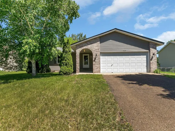816 Dogwood St SW, Isanti, MN 55040