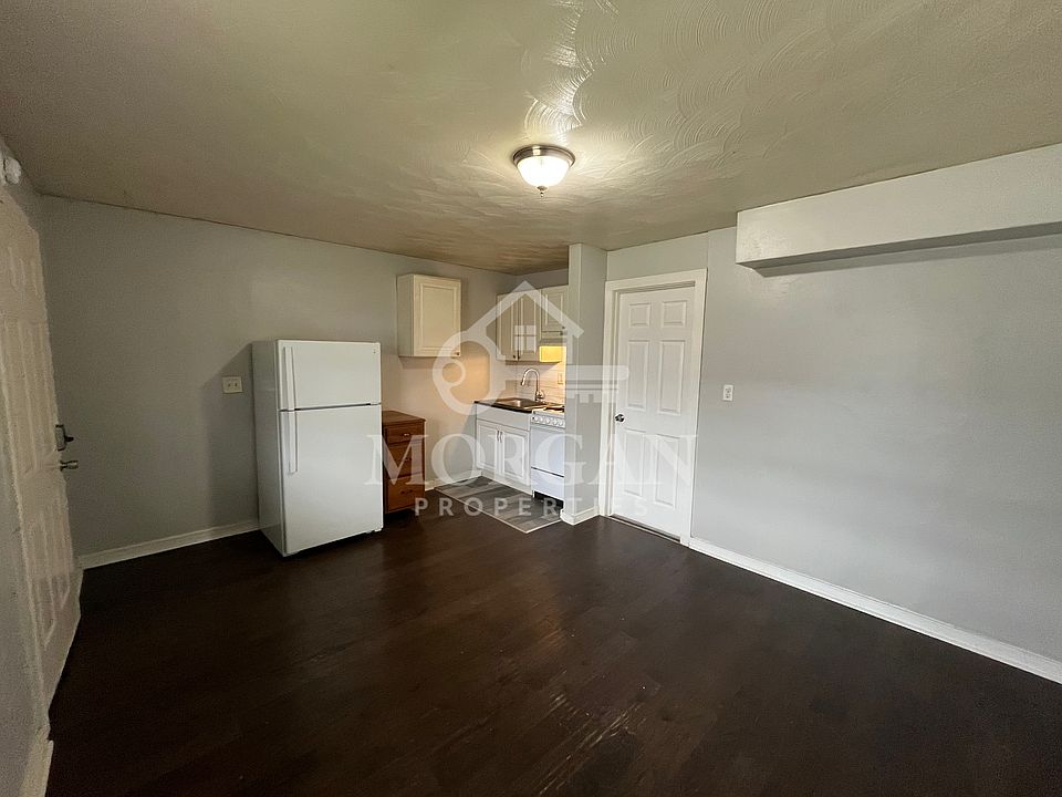 2nd image of 2320 State St #2