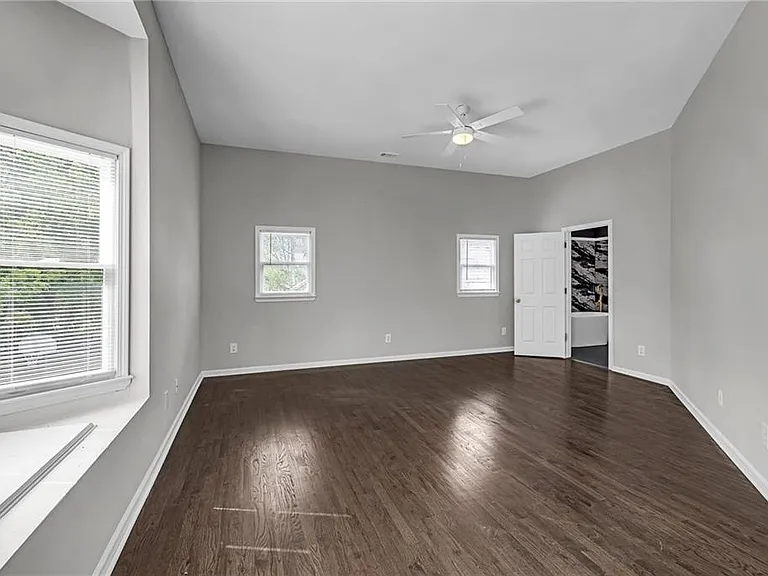 660 Queen St SW #A — Photo 47