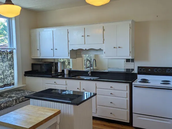 168 Court Sq, Yanceyville, NC 27379