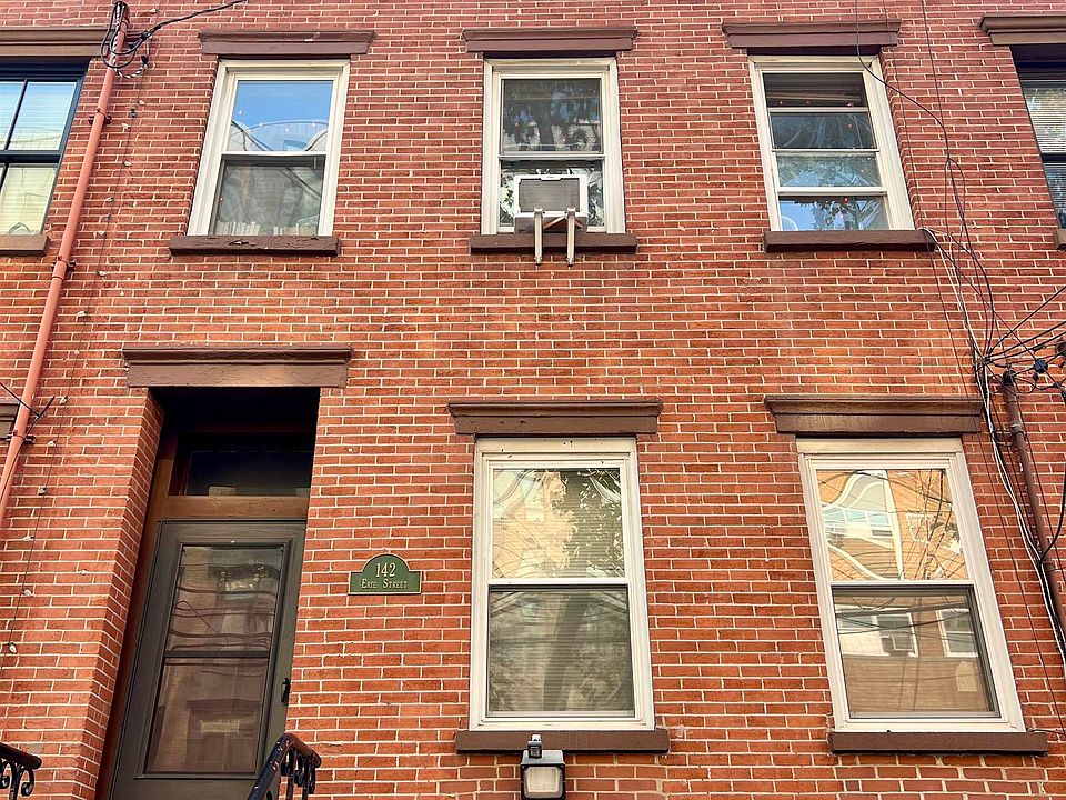 1st image of 142 Erie St