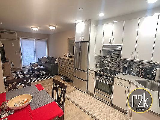 5th image of 2103 31st Ave #3C