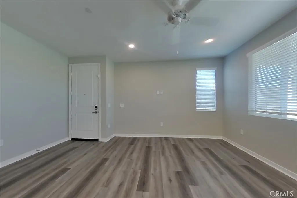 4 bed, 1858 sqft, $3,809 — Photo 2